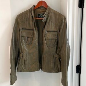 Stunning leather jacket, never worn.
